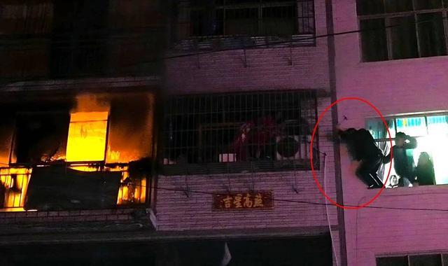 ����¥��ǽ�ƴ��������� �Ĵ�ƽ