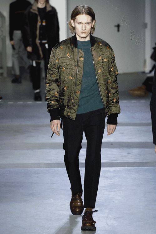 ����ʦ˫�ر�����ʲô��˼_˫������˫����Ů���_