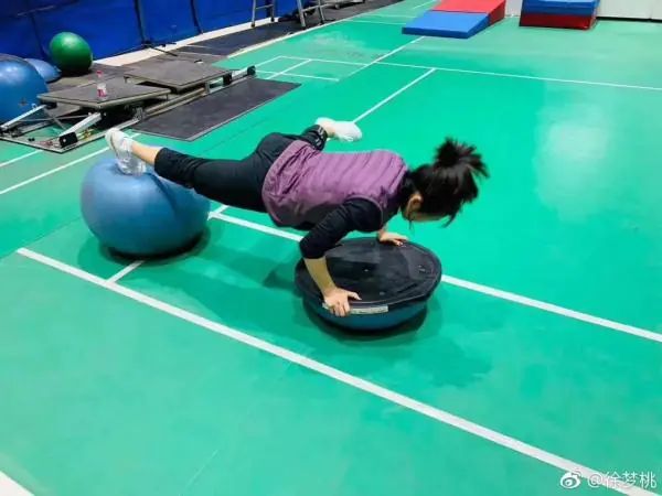 ���Ʒ��޻ƽ����Ӿ�_���˽������_