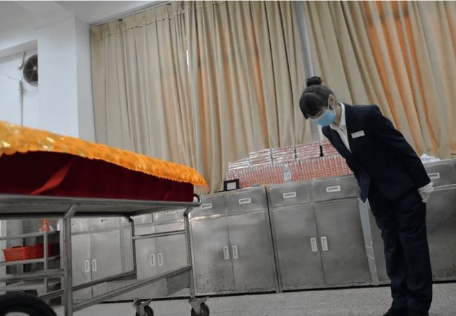 _���ǹݹ�����Ա���¡��Ʒ����־�Ѯ���˸����ʽ���ݷ���Ǹ����ŵ����_���ǹݹ�����Ա���¡��Ʒ����־�Ѯ���˸����ʽ���ݷ���Ǹ����ŵ����