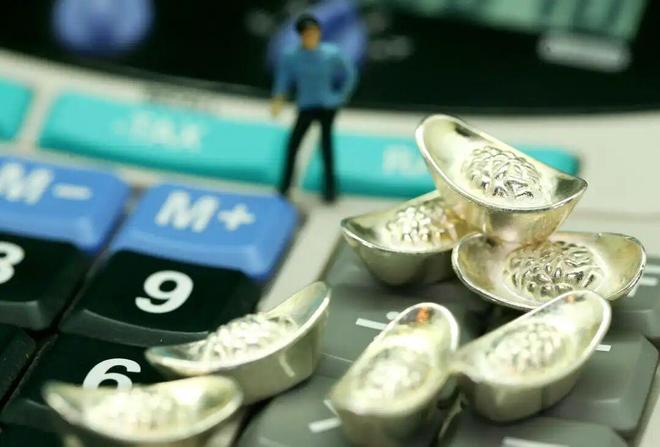 ͸�Ӱ���LOF�¼��������ڲ�Ʒ��Ϊ�罻����