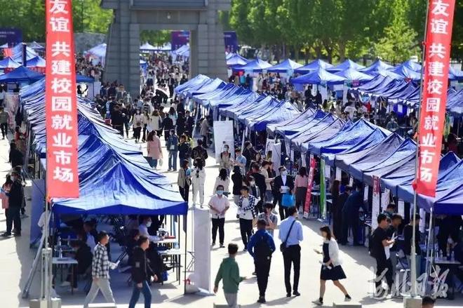 ��������ӨӨ__�������ϴ�ѧũ��Ů���׷���