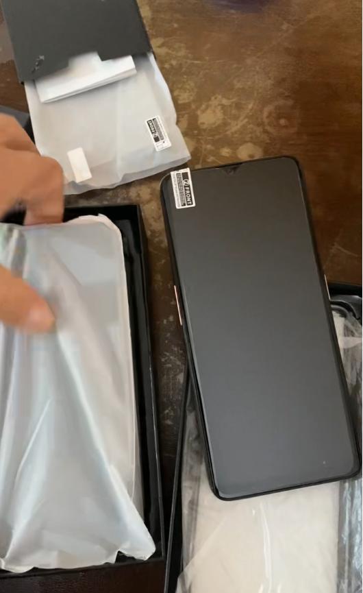 ��Ѯ��ֱ��������81��ƣ�֧��113�ʻ���8.3�򣬻��յ�7���ֻ���Ϊ�ǡ����ޡ���Ʒ��Ҫ����һ������__��Ѯ��ֱ��������81��ƣ�֧��113�ʻ���8.3�򣬻��յ�7���ֻ���Ϊ�ǡ����ޡ���Ʒ��Ҫ����һ������