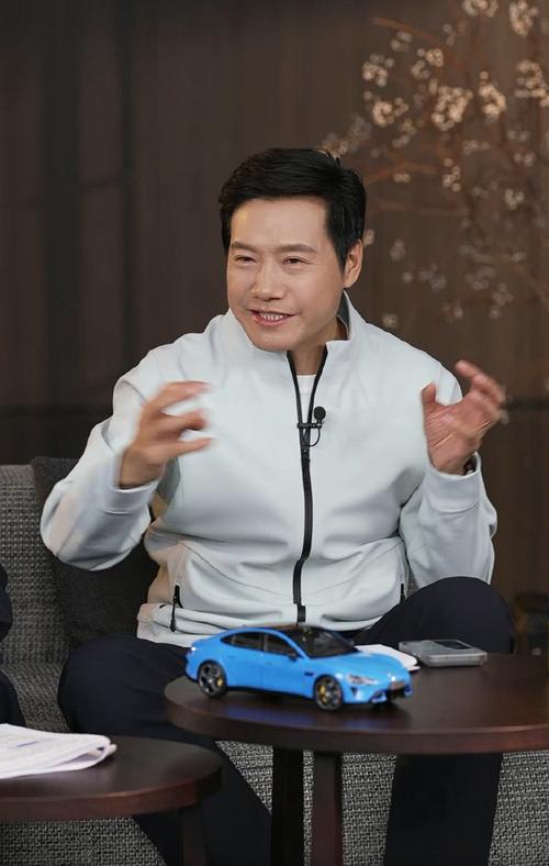 ��信��ձ������ԣ��׾�̸��һ��С��SU7��ѹ���硰�ĵ�Ӱ�����������ϳɱ�����2��Ԫ��������ɡ���ʱ��911��__��信��ձ������ԣ��׾�̸��һ��С��SU7��ѹ���硰�ĵ�Ӱ�����������ϳɱ�����2��Ԫ��������ɡ���ʱ��911��