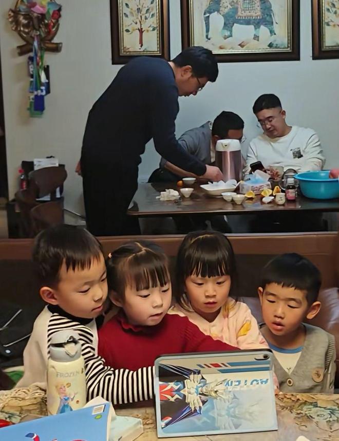 _��ɳ�ĸ��ְ����Ŵ��ޣ��������ͬ�����������ֱ����Ľ�������̰֣����¹�һ��ͯ��_��ɳ�ĸ��ְ����Ŵ��ޣ��������ͬ�����������ֱ����Ľ�������̰֣����¹�һ��ͯ��