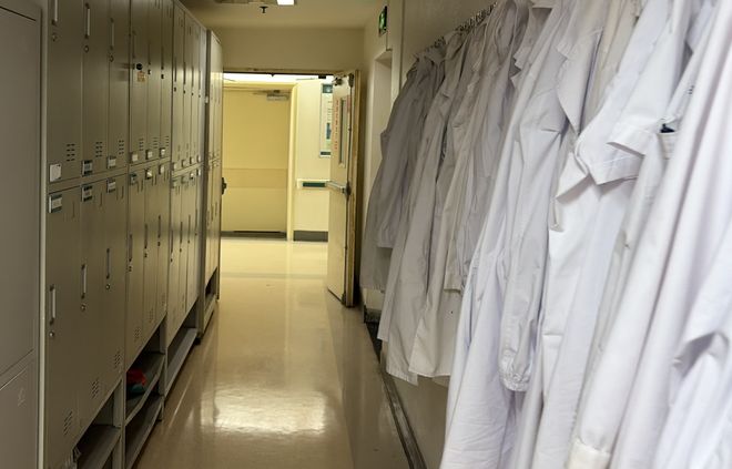 ҽѧ��ҹ��ǰ��Աȸ�ЦͼƬ_ҽѧ�о���ֱ���ϰ�_