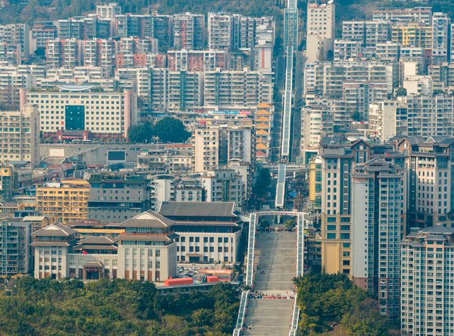 Լ80��¥�ߵ���Ů����ݣ�����ɽ