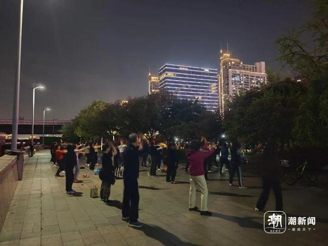 �������ں��������������������20¥������ҵ���Ʒ����������Ǯ����������ȴ�ǹ㳡��__�������ں��������������������20¥������ҵ���Ʒ����������Ǯ����������ȴ�ǹ㳡��