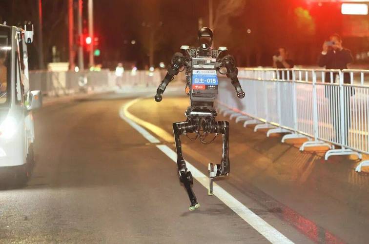 10��/�룡�������λ����˱��ܷ�ֵ�ٶȽӽ������۷壬�������ܳ�Խ��������__10��/�룡�������λ����˱��ܷ�ֵ�ٶȽӽ������۷壬�������ܳ�Խ��������