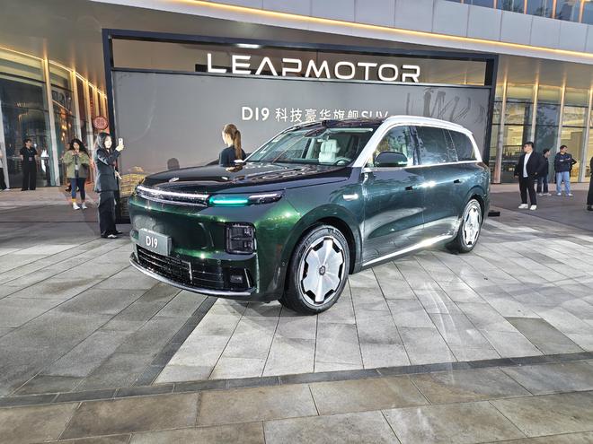 18.99����ȫ�ߴ��콢SUV�������ڳ������� ����D19��������̵����翪��