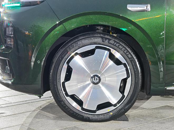 18.99����ȫ�ߴ��콢SUV�������ڳ������� ����D19��������̵����翪��