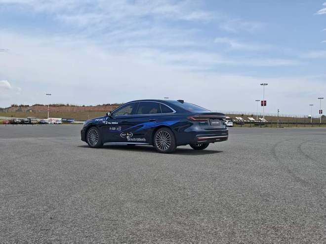 �ͺ�2L����ټ���5.4s������ ������ҫ7Ԥ��11.28����