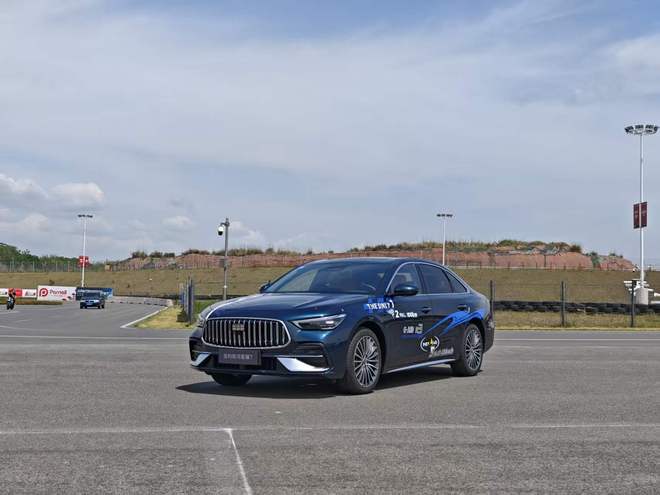 �ͺ�2L����ټ���5.4s������ ������ҫ7Ԥ��11.28����