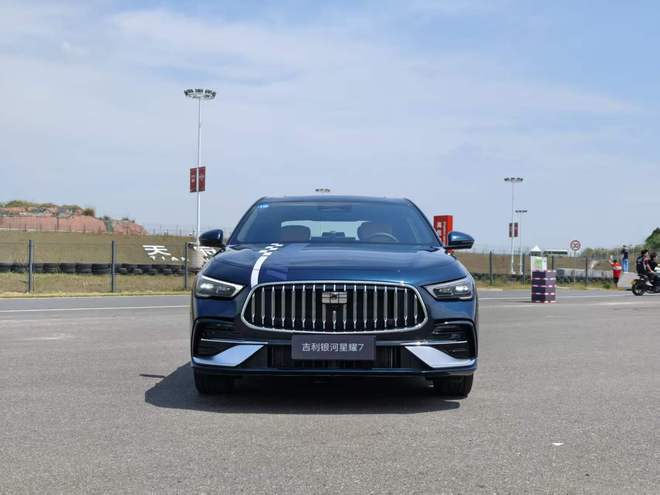 �ͺ�2L����ټ���5.4s������ ������ҫ7Ԥ��11.28����