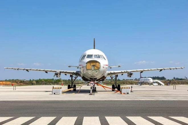 _���۷ɻ�����_���۷ɻ����ռ۸��