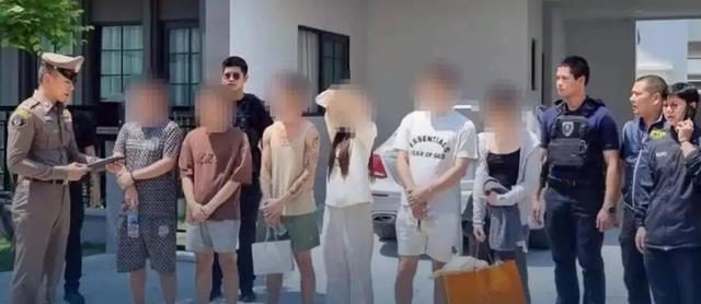 19��Ů���ԳƱ�������կҪ���ˡ��ּ顱��������11�򣬾���������¶������ͬ��4����Ƿ��뾳���У����׻�ӦŮ�������;���Ժ__19��Ů���ԳƱ�������կҪ���ˡ��ּ顱��������11�򣬾���������¶������ͬ��4����Ƿ��뾳���У����׻�ӦŮ�������;���Ժ