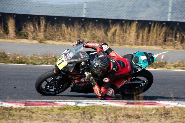 ����ѩ����ѩ�������ң���17����ϻ������꽫�μ�Ħ�г�������ý�屨������Խ��ԽԶ__����ѩ����ѩ�������ң���17����ϻ������꽫�μ�Ħ�г�������ý�屨������Խ��ԽԶ