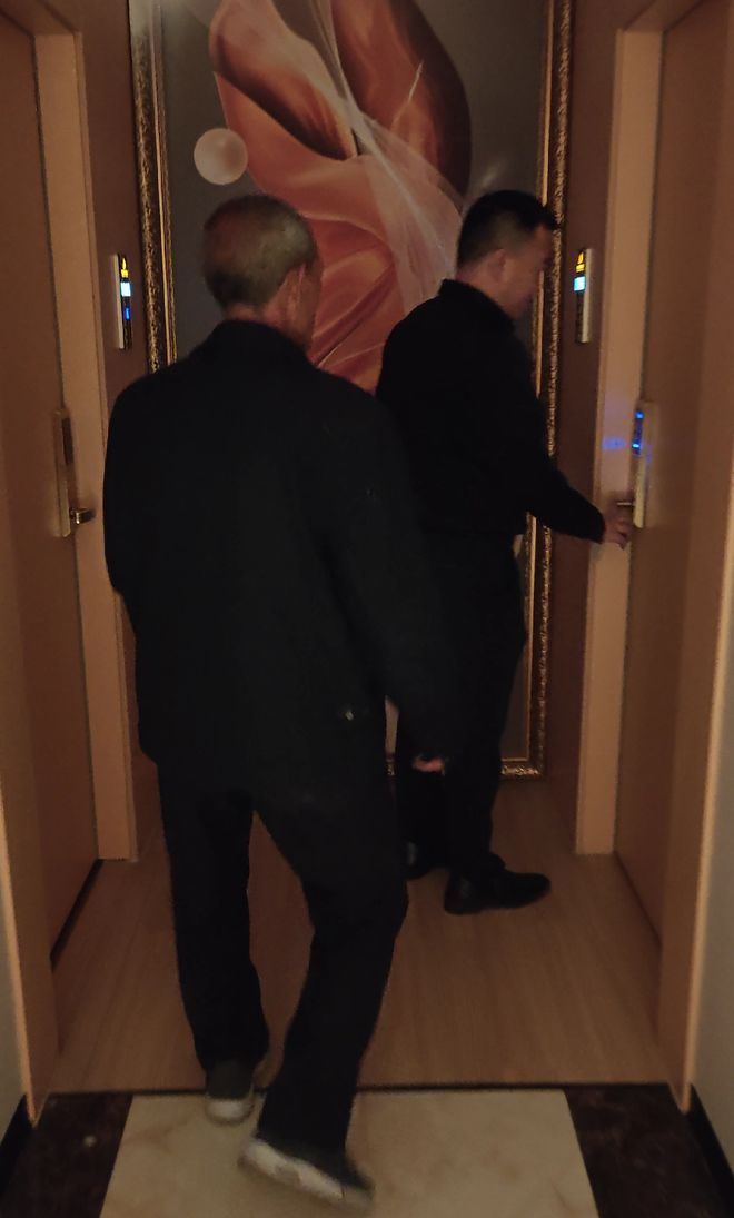 װ�޹�˾�ϰ�������ô��__װ�޹�˾��Ϊ������·