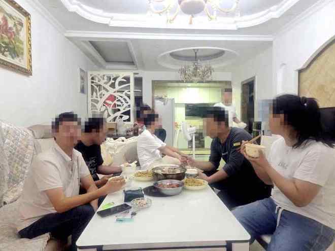 ��Ѯ��үΪ���鱼��ǧ��Ʊ�ƭ����񿿳�Ұ�˶��գ���Ů��˵�����ϰ壬��Ϊ�Լ����򳵡�����