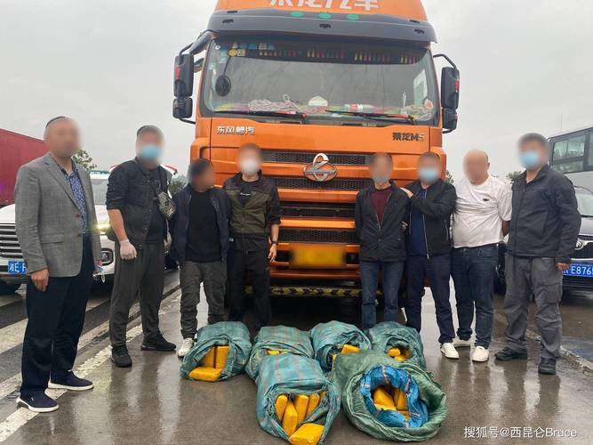 �������޳�ײ����__���Ͼ���ץ��Ů����