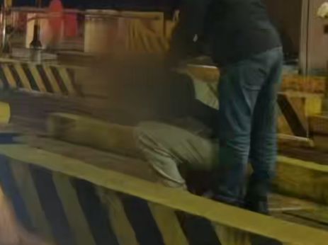 ���Ͼ���ץ��Ů����__�������޳�ײ����