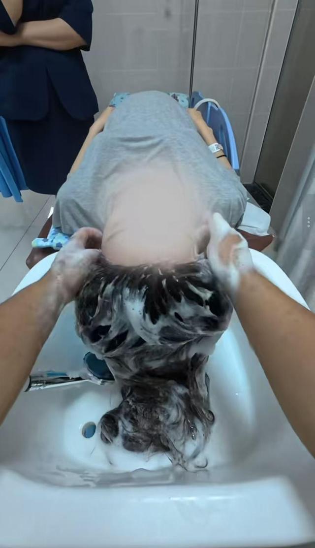 �����˿�ʼ������ϴͷʦ��������
